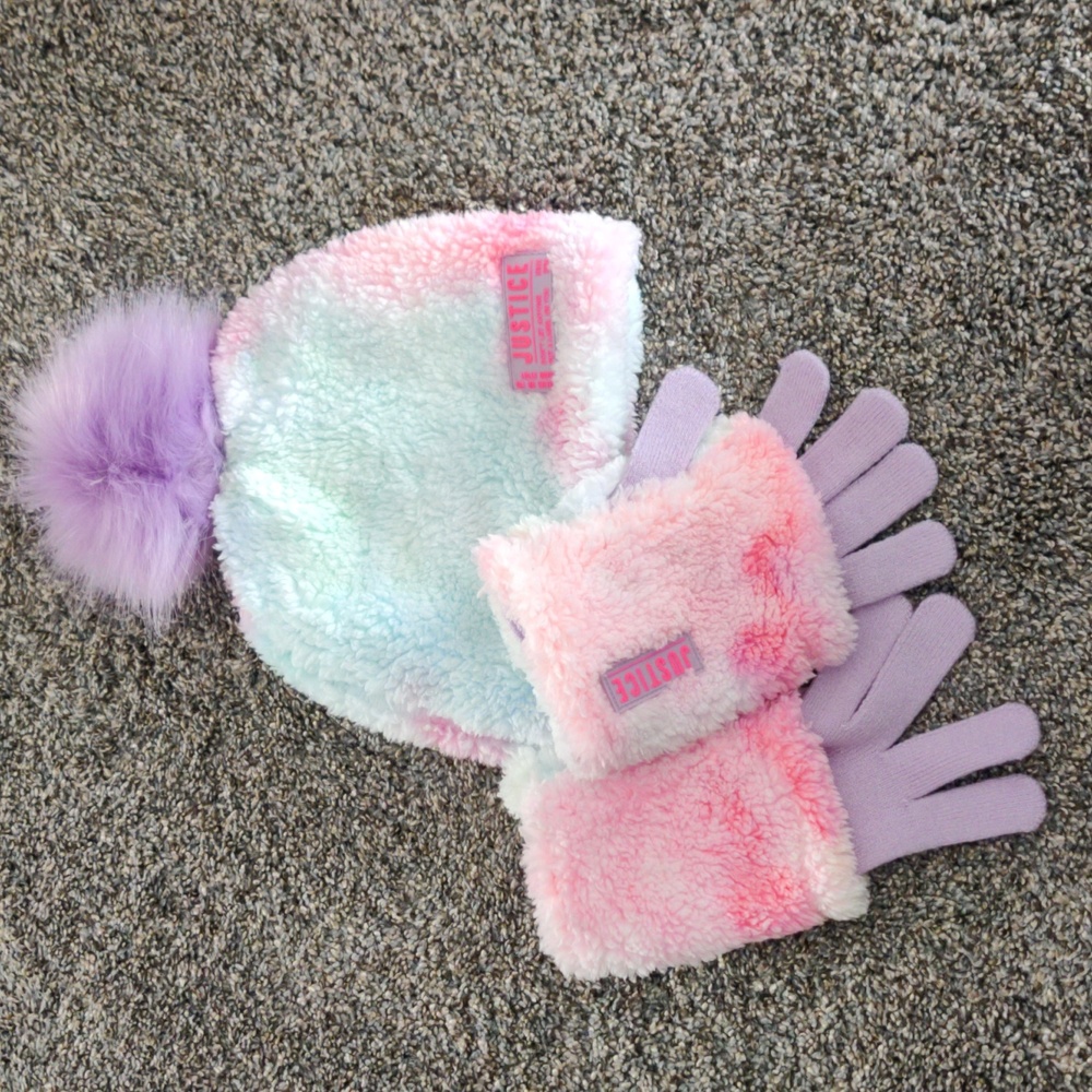 Justice winter hat and mittens